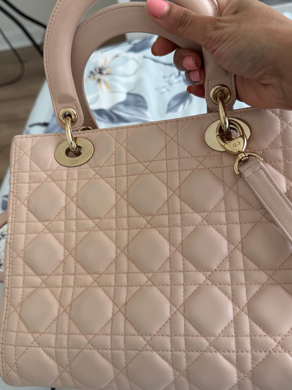 Lady Dior medium Quilted Satchel in Blush Pink with Gold Hardware. Sale price ! - Picture 4 of 13